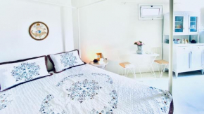 Guestroom by Gisterna